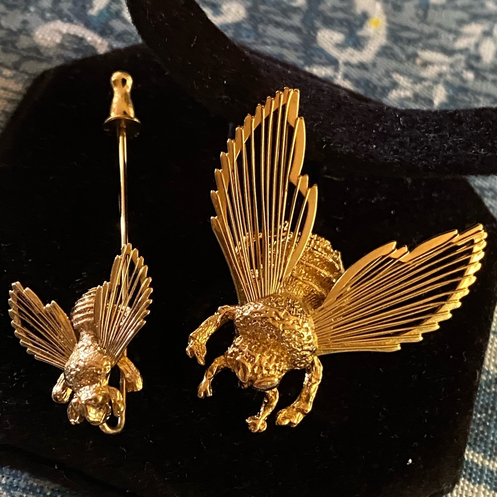 Monet Signed 2pc. GT Bee Brooch and Pin Set